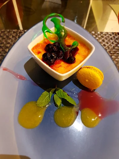(central one) bar & restaurant 5